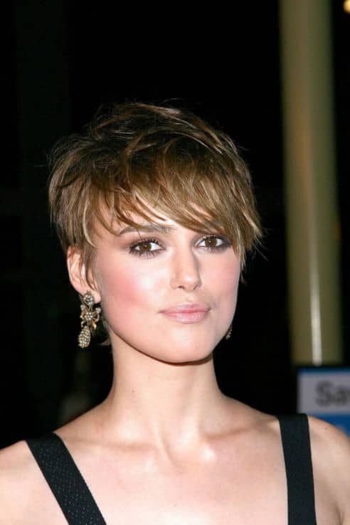 Corte de pelo Edgy con flequillo denso